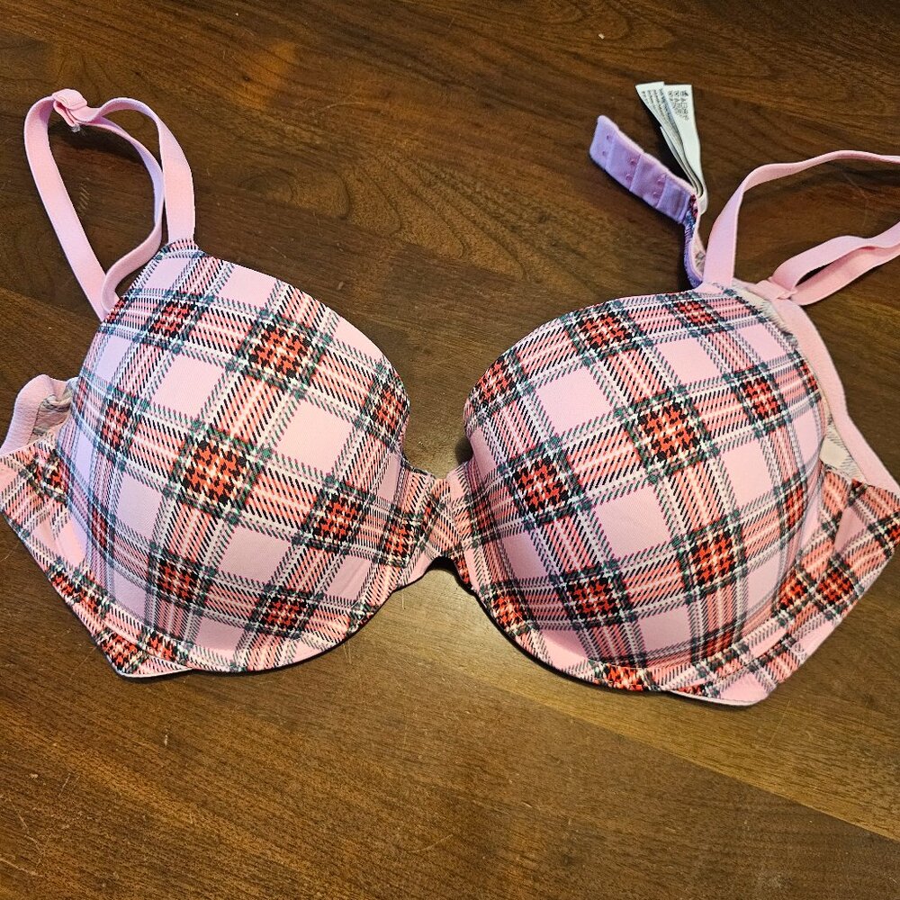 Victoria secret pink bra size 40 B new without tags